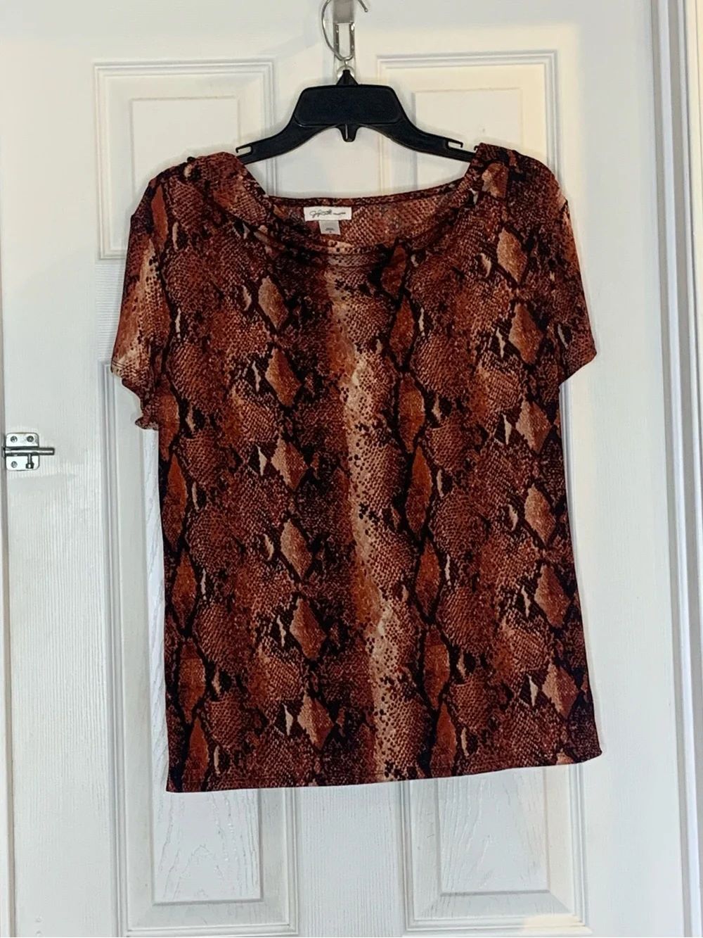 Jacklyn Smith Snakeskin Print Business Casual Top Size Medium